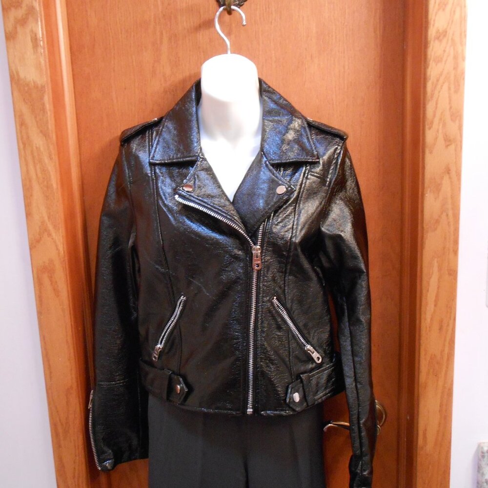 Women’s NWT Vigoss Shiny Black Pleather moto jacket, size Medium.